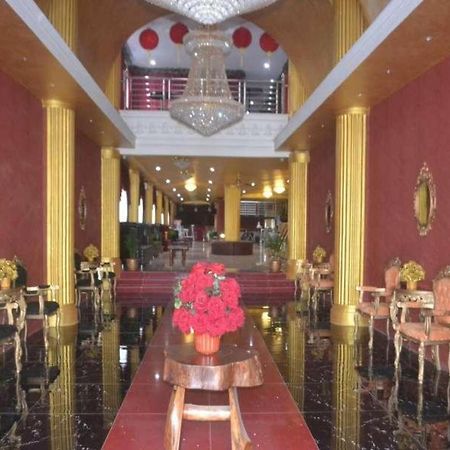 Oyo 2574 Z Suites Hotel Medan Exterior photo