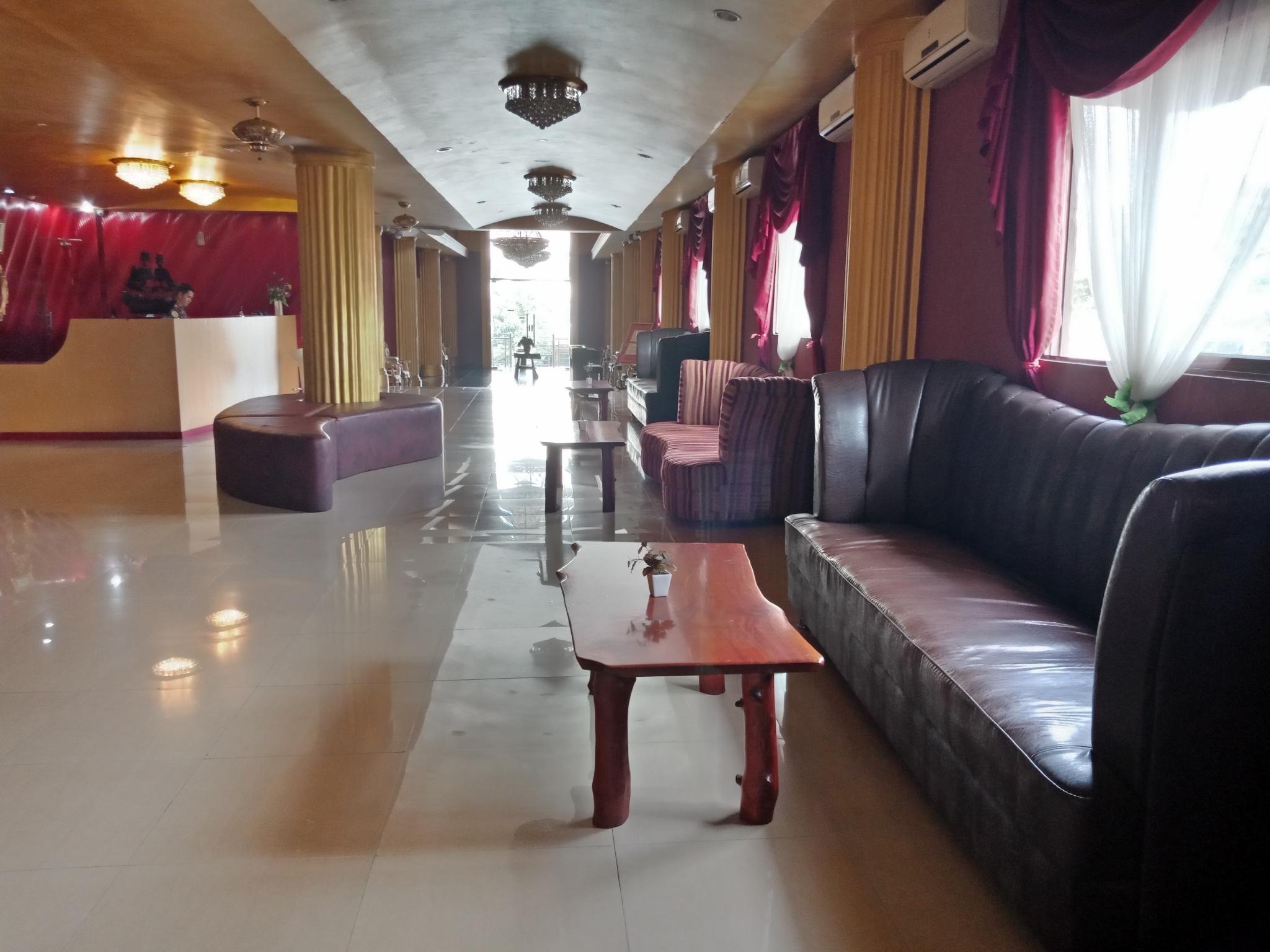 Oyo 2574 Z Suites Hotel Medan Exterior photo