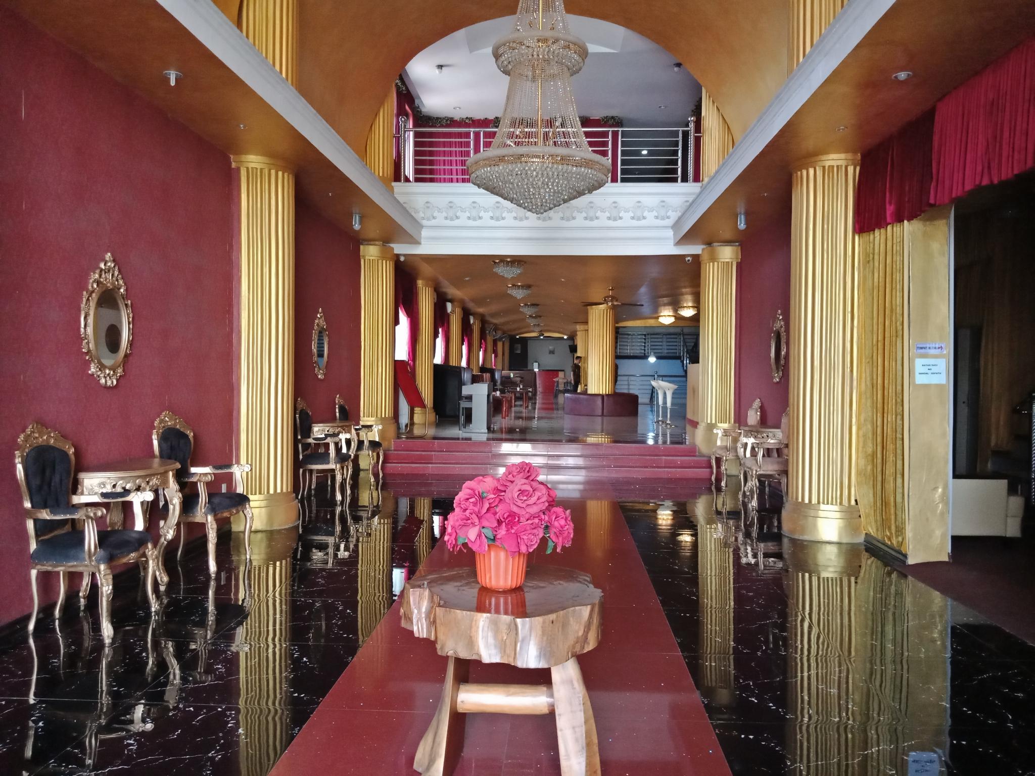 Oyo 2574 Z Suites Hotel Medan Exterior photo
