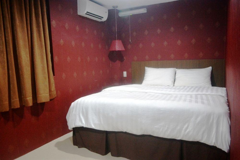 Oyo 2574 Z Suites Hotel Medan Exterior photo